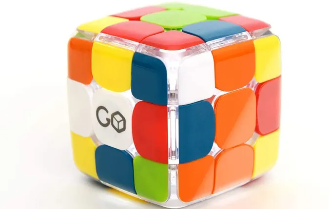 En bild av Go Cube på bordet