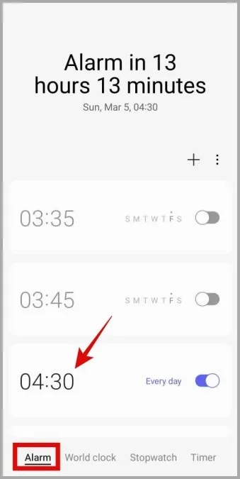 Alarmy w aplikacji Zegar na telefonie Samsung